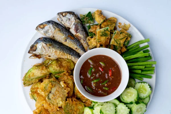 Thai Mat Chill Pasta Med Makrill Fisk Och Färska Grönsaker — Stockfoto