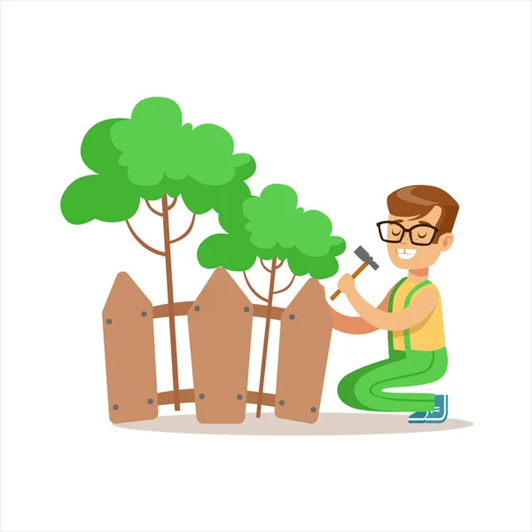 Garçon construisant une clôture en bois autour des plantes aidant au jardinage écologique en plein air faisant partie de la série Enfants et nature — Image vectorielle