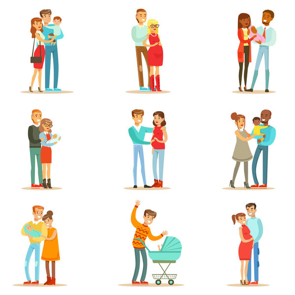 Молодые и ожидающие родителей с маленькими детьми и малышами комплект счастливых полных семейных портретов
.