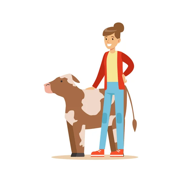 Femme debout à côté de veau de vache, agriculteur travaillant à la ferme et la vente sur le marché des produits biologiques naturels — Image vectorielle