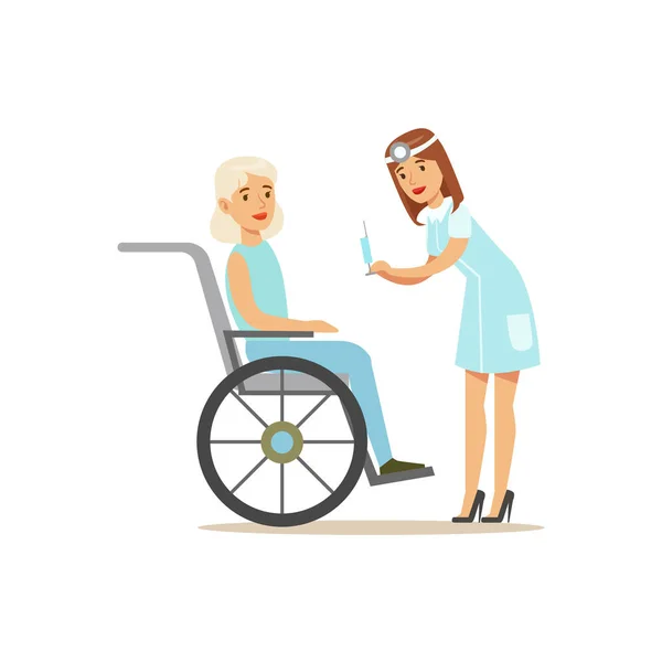 Медсестра готовит инъекцию для пожилой женщины в инвалидном кресле, больнице и иллюстрации здоровья — стоковый вектор