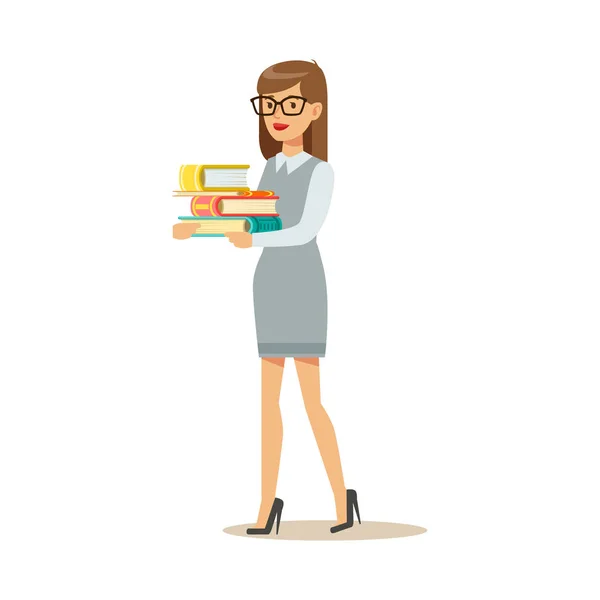 Mujer con gafas llevando pila de libros, persona sonriente en la biblioteca Vector Ilustración — Vector de stock