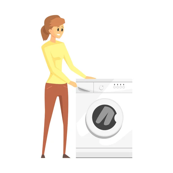 Жінка поруч з пральною машиною, універмаг для покупок побутового обладнання та електронних предметів для дому — стоковий вектор