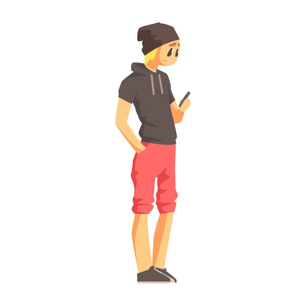 Хлопець з смартфон в балахон коротким рукавом, молода людина вулиця моди Look With масового ринку одягу — стоковий вектор