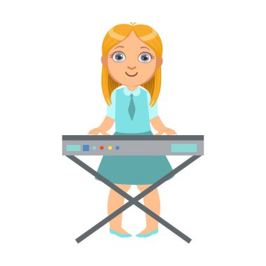 Klavye, sahnede, okul vitrin katılımcı müzik sanatsal yeteneği ile gerçekleştirme çocuk oynayan kız