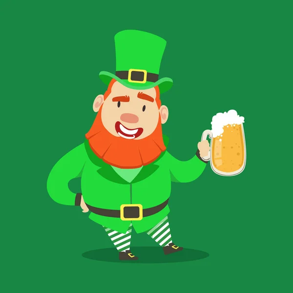 Söta tecknade dvärg Leprechaun står med mugg öl. Saint Patricks Day färgstarka karaktär — Stock vektor