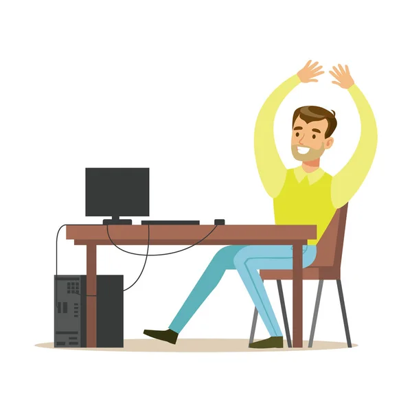 Vrolijke man zit aan de tafel van de office verhogen handen, kleurrijke karakter vector illustratie — Stockvector