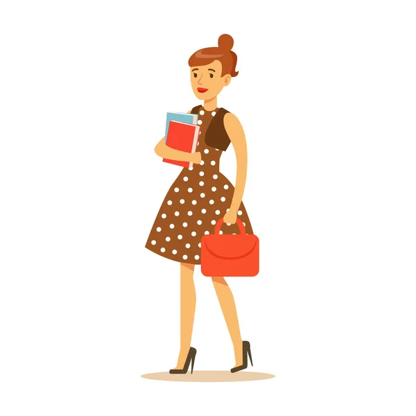 Νεαρή γυναίκα σε καφέ φόρεμα στέκεται και κρατώντας βιβλία και κόκκινη τσάντα στα χέρια της. Φοιτητής lifestyle πολύχρωμο χαρακτήρα διανυσματικά εικονογράφηση — Διανυσματικό Αρχείο
