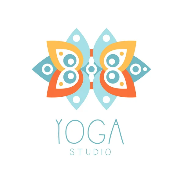 Símbolo del logo del estudio de yoga. Insignia de salud y cuidado de belleza, spa, etiqueta del centro de yoga — Vector de stock