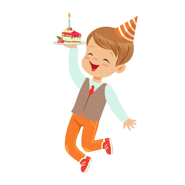 Aranyos kisfiú elegáns ruhákat, és a piros csapat kalap szórakozik a születésnapi torta. Gyermek birthday party színes rajzfilmfigura vektoros illusztráció — Stock Vector