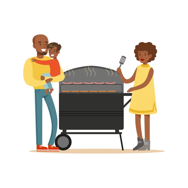 Junge schwarze Frau grillt Würstchen auf einem Grill für ihre Familie Vektor Illustration — Stockvektor