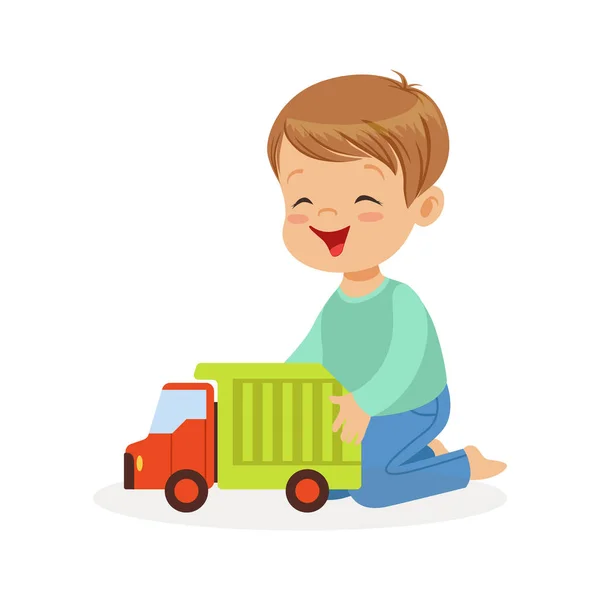 Menino brincando com brinquedo caminhão —  Vetores de Stock
