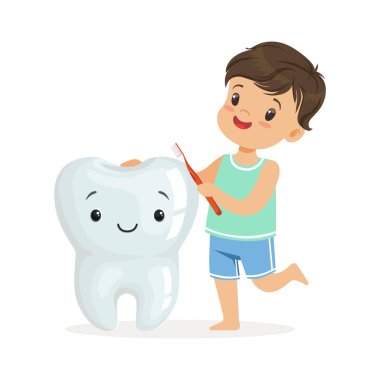 çocuk büyük gülümseyen diş fırçalama 