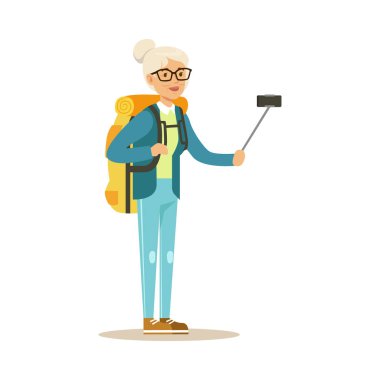 Sırt çantası ile üst düzey kadın 