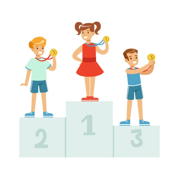 Niños de pie en el podio ganador con medallas — Vector de stock