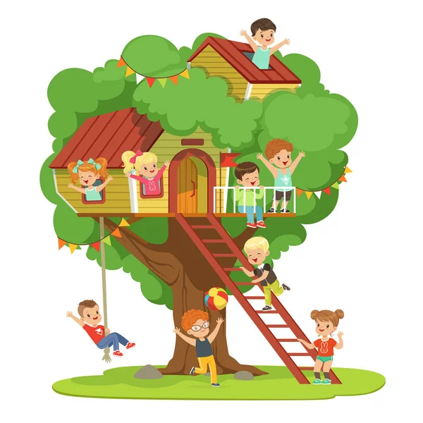 Niños divirtiéndose en la casa del árbol, parque infantil con columpio y escalera vector detallado colorido Ilustración — Archivo Imágenes Vectoriales