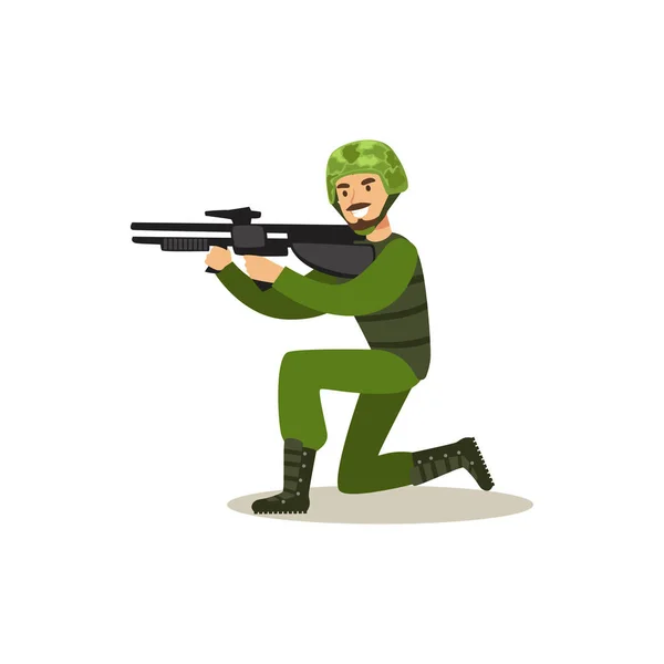 Tropas de infantería soldado personaje en camuflaje uniforme de combate de pie sobre una rodilla apuntando con el vector automático rifle de asalto Ilustración — Vector de stock