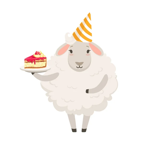 Śliczne białe owce charakter kapeluszu party przytrzymanie płyta z kawałkiem ciasta, śmieszne humanizowane zwierząt wektor ilustracja — Wektor stockowy