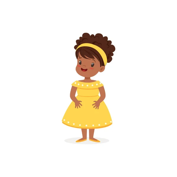 Linda menina negra posando em vestido amarelo, jovem senhora vestida em clássico vetor estilo retro Ilustração — Vetor de Stock