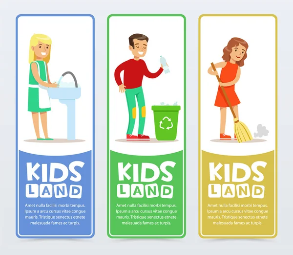 Conjunto de pancartas verticales con personajes infantiles haciendo tareas domésticas lavando platos, barriendo el suelo, tirando botellas de plástico. Ilustración vectorial — Archivo Imágenes Vectoriales