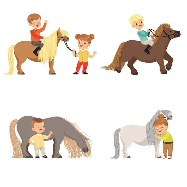 Petits enfants drôles chevauchant des poneys et prenant soin de leurs chevaux ensemble, sport équestre, vecteur Illustrations — Image vectorielle