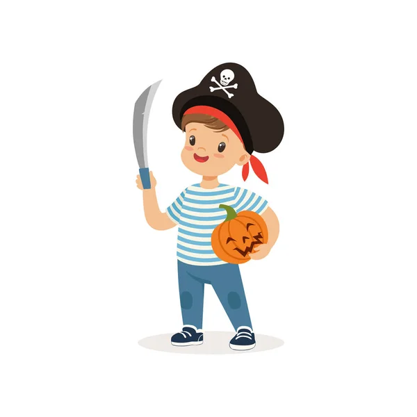 Pirátský chlapec hospodářství meč a dýně, roztomilé dítě v halloween kostýmu vektorové ilustrace — Stockový vektor