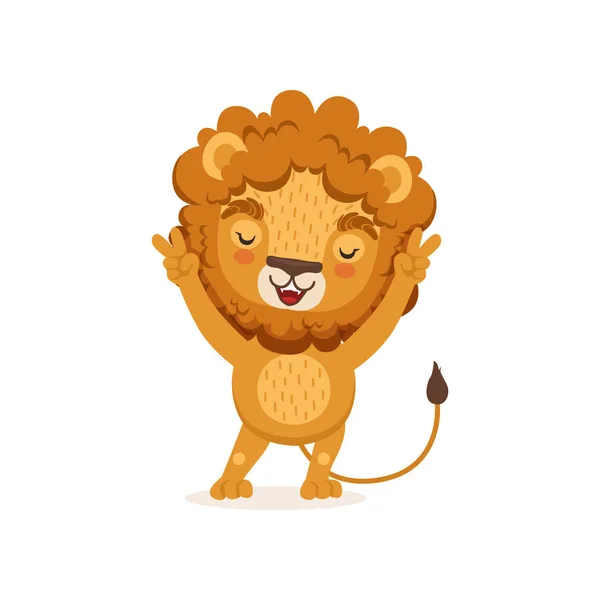 Niedlichen glücklichen Löwen Zeichentrickfigur mit Pfoten nach oben stehen. Safari-Tier mit üppiger Mähne und niedlichem Schwanz. Vektor im flachen Stil isoliert auf weiß. — Stockvektor