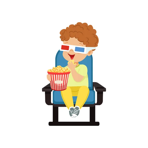 Schattige kleine jongen in 3d bril zittend op een blauwe stoel, popcorn eten en kijken naar 3D-film in de bioscoop vector illustratie — Stockvector