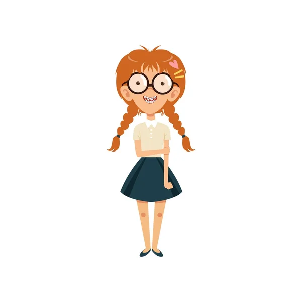 Verlegen schoolmeisje met blij gezicht expressie. Nerd meisje met tandheelkundige tussen accolades op tanden en haarspelden in haar blouse en rok. Platte vector stripfiguur — Stockvector