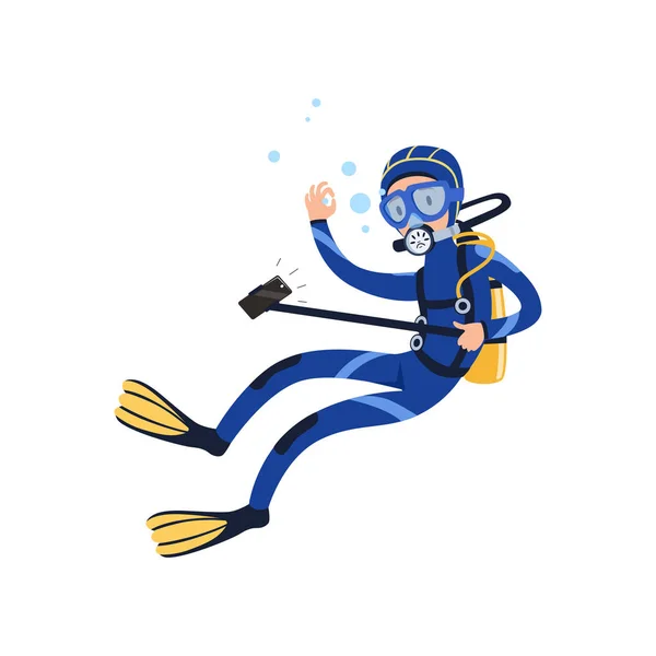 Dykaren simma under vattnet och ta selfie med kameran på enbent. Mannen i dykardräkt, skyddsglasögon, simfötter och andningsgas på rygg. Flat vektor design — Stock vektor
