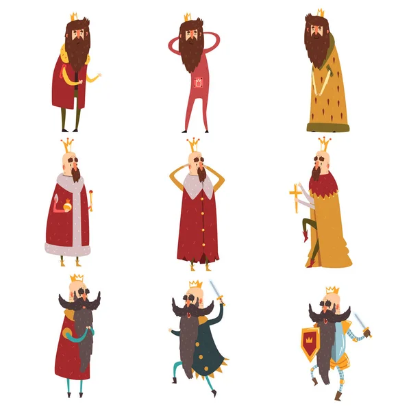 Set di diversi re barbuti divertenti in diverse azioni. Vecchi che indossano corone d'oro, mantelli e armature. Sovrani dei regni. Personaggi dei cartoni animati. Design vettoriale piatto — Vettoriale Stock