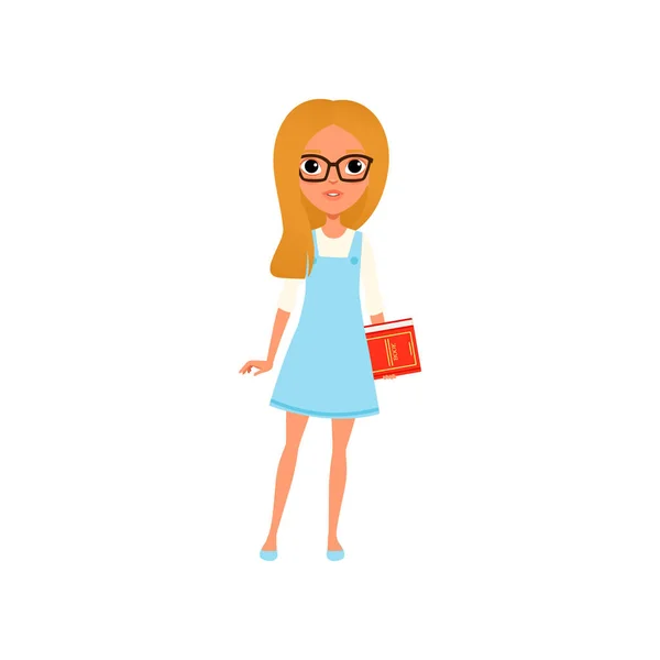 Мультфильм умная девушка в очках с книгой в руке. Подросток с светлыми волосами в белой блузке и синем платье. Ребенок с улыбкой на лице. Плоский векторный дизайн — стоковый вектор