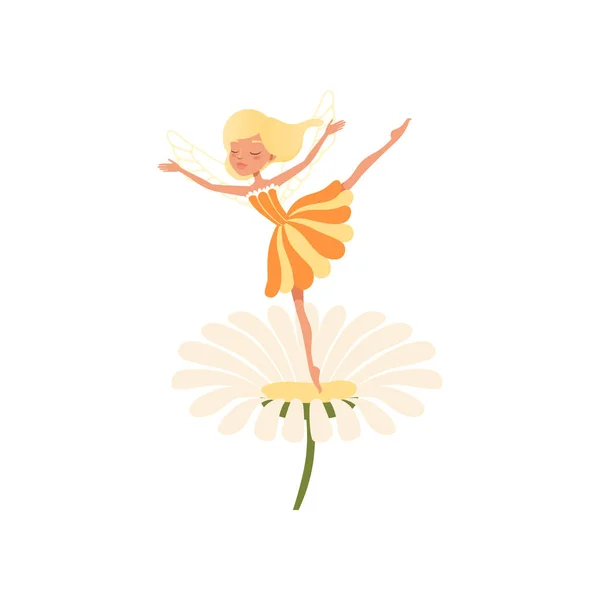 Όμορφη ξανθιά νεράιδα χορεύει σε μαργαρίτα λουλούδι. Φανταστικό παραμύθι χαρακτήρα με μικρά μαγικά φτερά. Κοπέλα φορώντας θεραπεία πορτοκαλί φόρεμα. Πολύχρωμο διάνυσμα επίπεδη σχεδίαση — Διανυσματικό Αρχείο