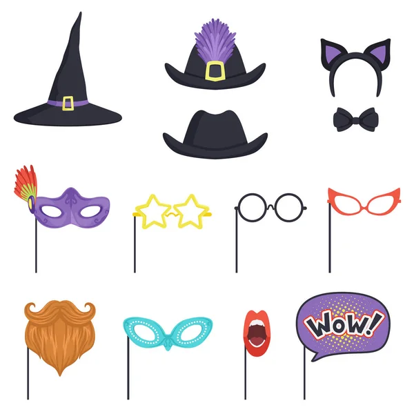색상형은 카니발 마스크와 모자를 설정합니다. 마녀 모자, 안경, 수염, 입술, 연설 거품, 고양이 눈물과 나비 넥타이. 파티와 가장 무도회에 대 한 액세서리입니다. 평면 벡터 — 스톡 벡터