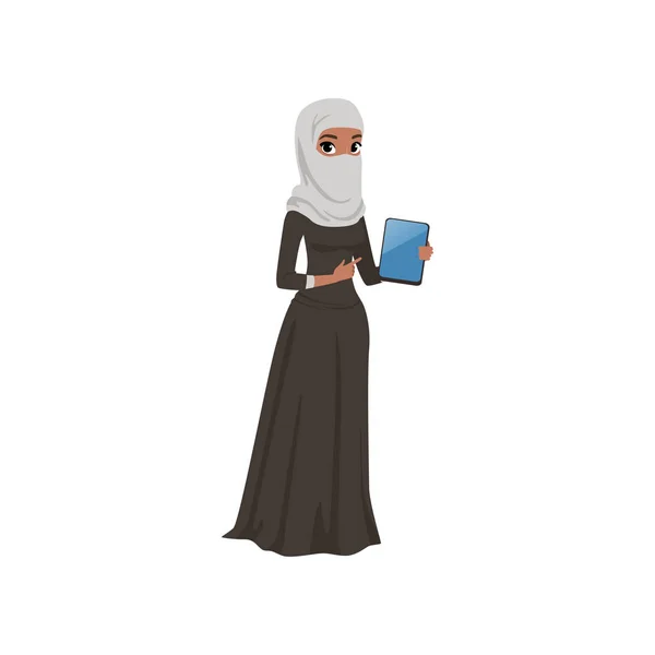 阿拉伯女商人字符站在电子片, 优雅的穆斯林妇女在传统服饰矢量插图白色背景 — 图库矢量图片