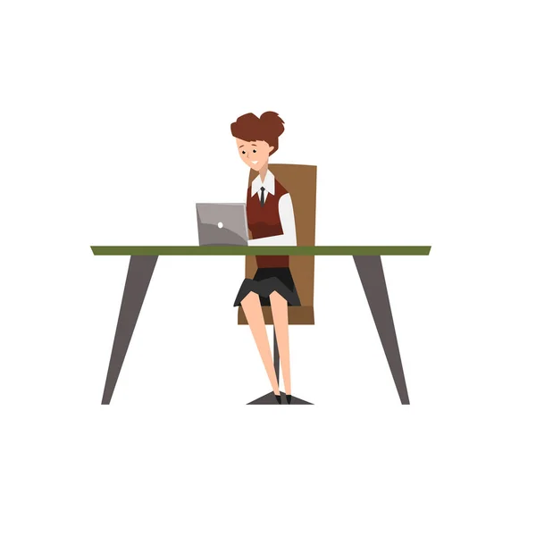 Lächelnde Geschäftsfrau an ihrem Computer im Büro Vektor Illustration auf weißem Hintergrund — Stockvektor