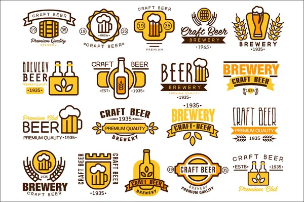 Logotyper Ställ för brewing company. Vintage linjär etiketter. Emblem med flaskor, vete grenar, muggar med öl skum och band. Vektor design för pub, bar, bryggeriet eller Krog — Stock vektor
