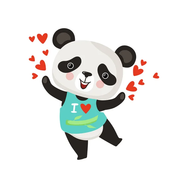 Personagem de desenhos animados de pequeno panda em t-shirt. Urso de bambu engraçado com bochechas rosa espalhando amor. Projeto vetorial plano para cartão de saudação ou impressão — Vetor de Stock