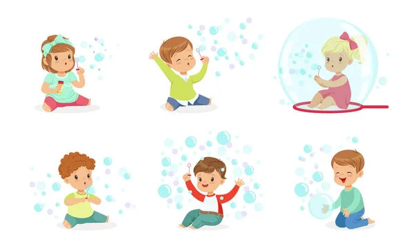 As crianças brincam com bolhas de sabão. Ilustração vetorial . —  Vetores de Stock
