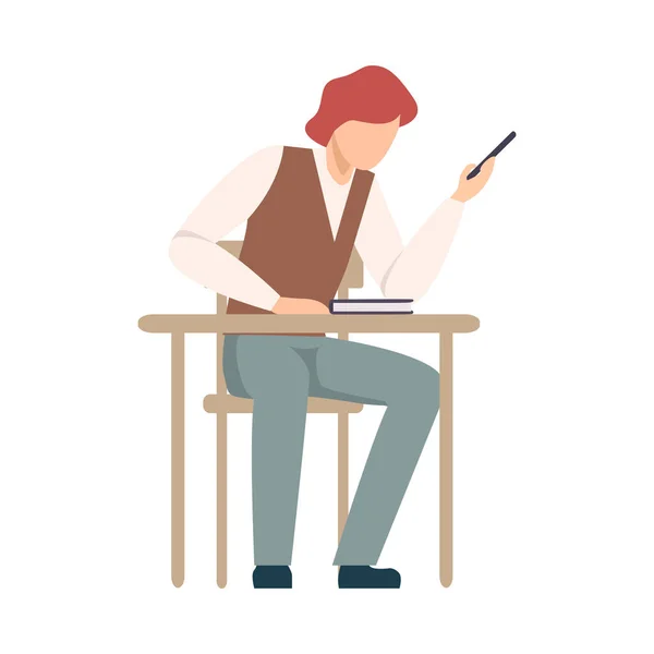 Неслухняний хлопчик сидить на шкільному столі Головуючий смартфон під час уроку Векторні ілюстрації — стоковий вектор
