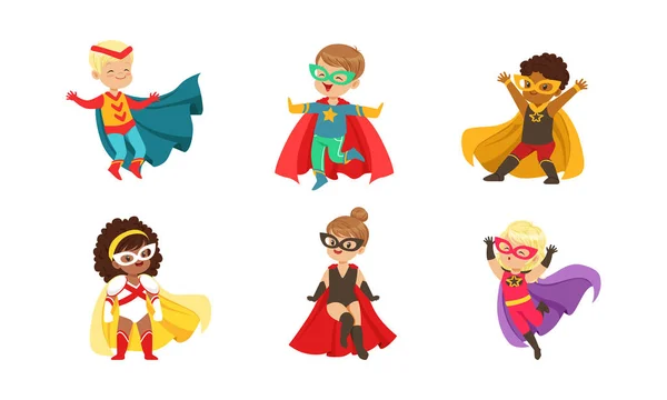 Çocuk Süper Kahramanlar Koleksiyonu, Sevimli Mutlu Oğlanlar ve Kızlar Süper Kahraman Kostümleri ve Maske Vektörü İllüzyonu Giyiyor — Stok Vektör
