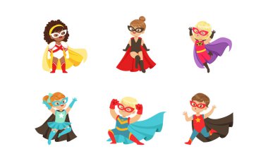 Çocuk Süper Kahramanlar Koleksiyonu, Sevimli Mutlu Erkekler ve Kızlar Süper Kahraman Kostümleri Giyen Vektör İllüzyonu