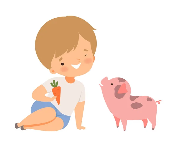 Little Boy Holding wortel te voeden zijn varken vector illustratie — Stockvector