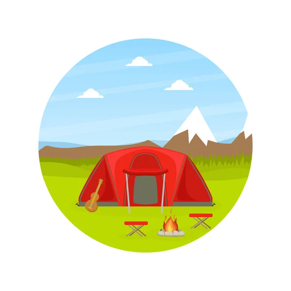 Rood Toeristische Tent en Kampvuur op Natuurgebied, Zomer Outdoor Activiteiten Vector Illustratie — Stockvector