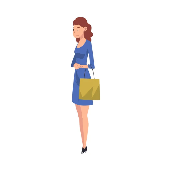 Mujer joven en vestido azul de pie con bolsa de compras, Chica pasar tiempo en la expectativa ilustración de vectores de dibujos animados — Vector de stock
