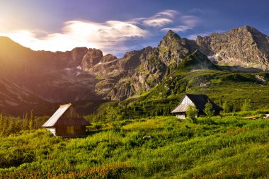 Gasienicowa Vadisi günbatımı. Tatra mountain