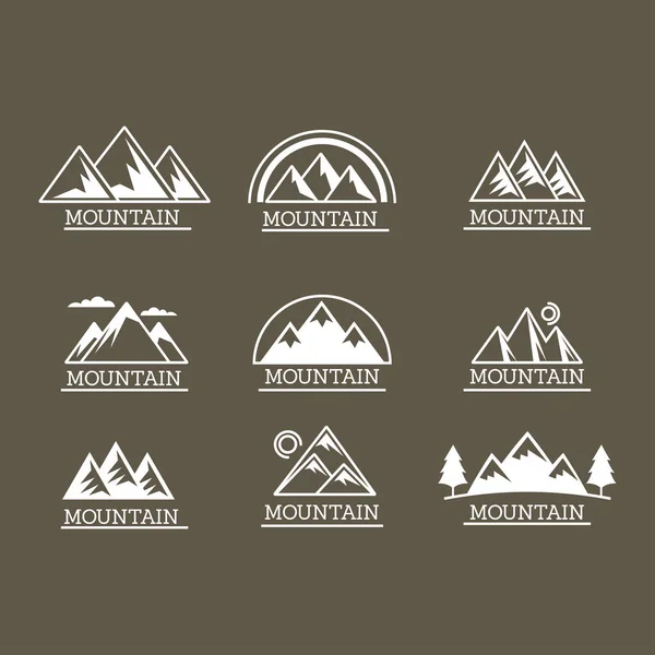 Montagnes silhouettes vectorielles illustration. Ensemble de montagne pour randonnées de loisirs en plein air — Image vectorielle