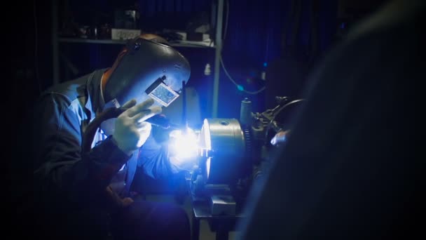Welder working with welding — Stock Video
