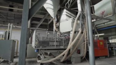 Seramik Döşeme Üretimi Fabrikası. Seramik Döşeme İşlemi