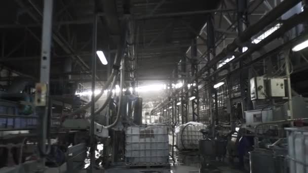 Interior industrial, producción de baldosas cerámicas, interior moderno de la fábrica — Vídeo de stock